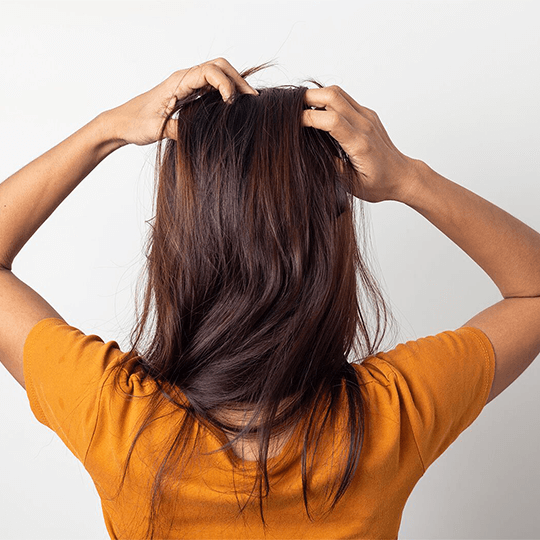 Banish the Itch: A Guide to Soothing a Dry Scalp with Tea Tree Oil