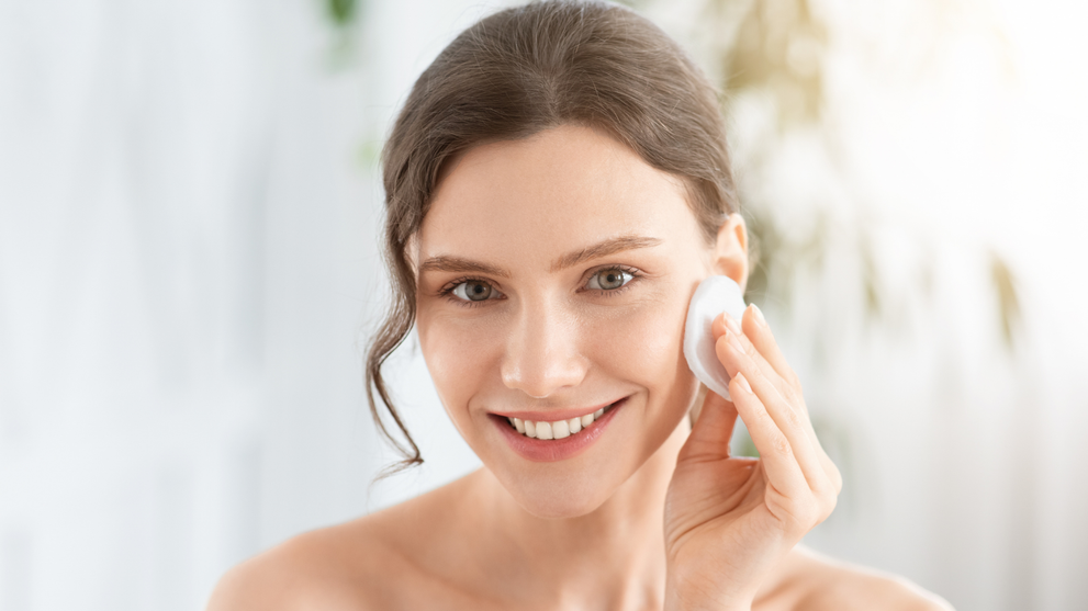 Learn How to Use Face Toner Properly